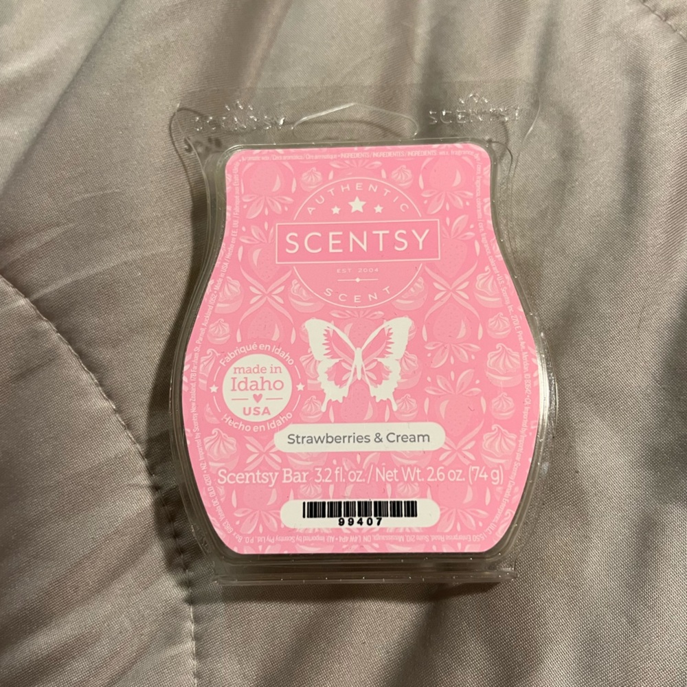 Strawberries & Cream Scent wax Bar